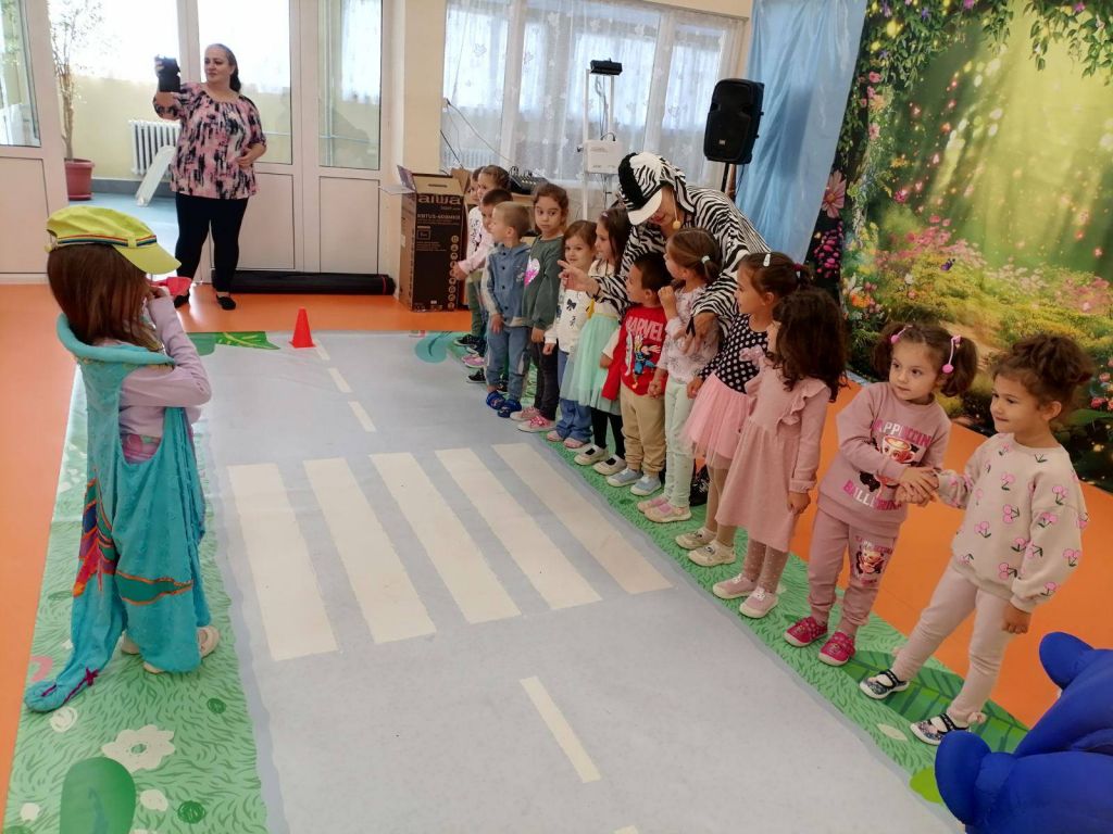 Театър "ДИСКО - ЗЕБРОТЕКА" 2
